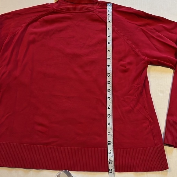 Pursuits,Ltd.-size L-red silk blend turtleneck pull over sweater, ribbed details - Picture 7 of 10